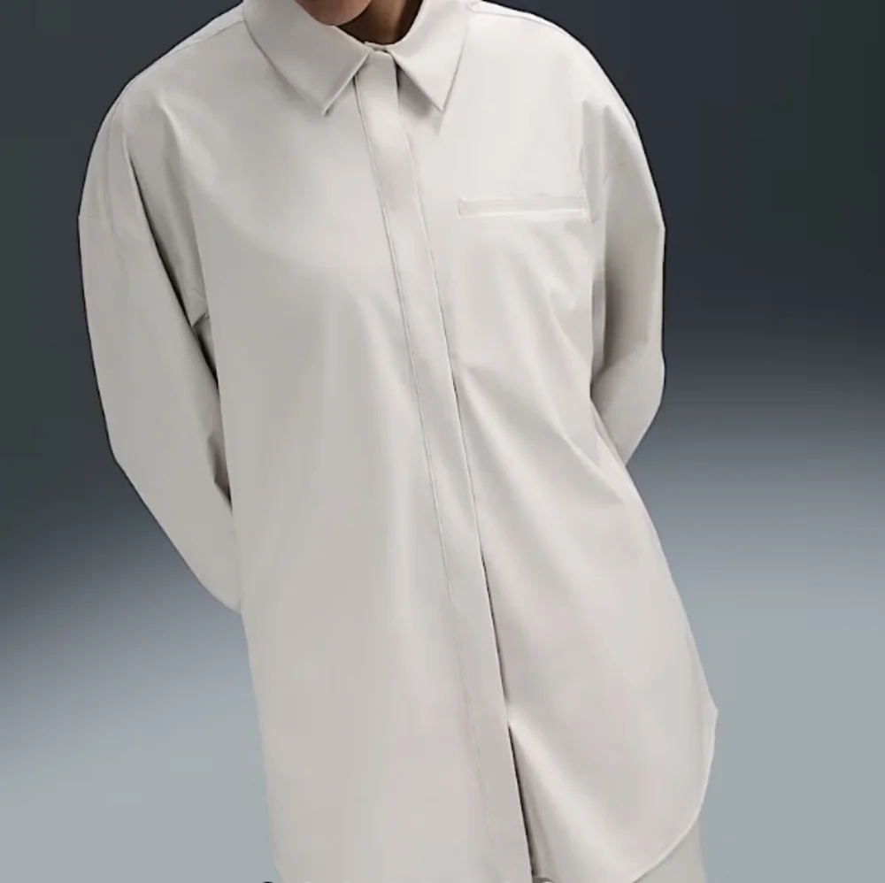 Nike 24.7 PerfectStretchWomen's Dri-FIT Oversized Long-Sleeve Shirt